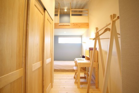 ロフト付き子供部屋